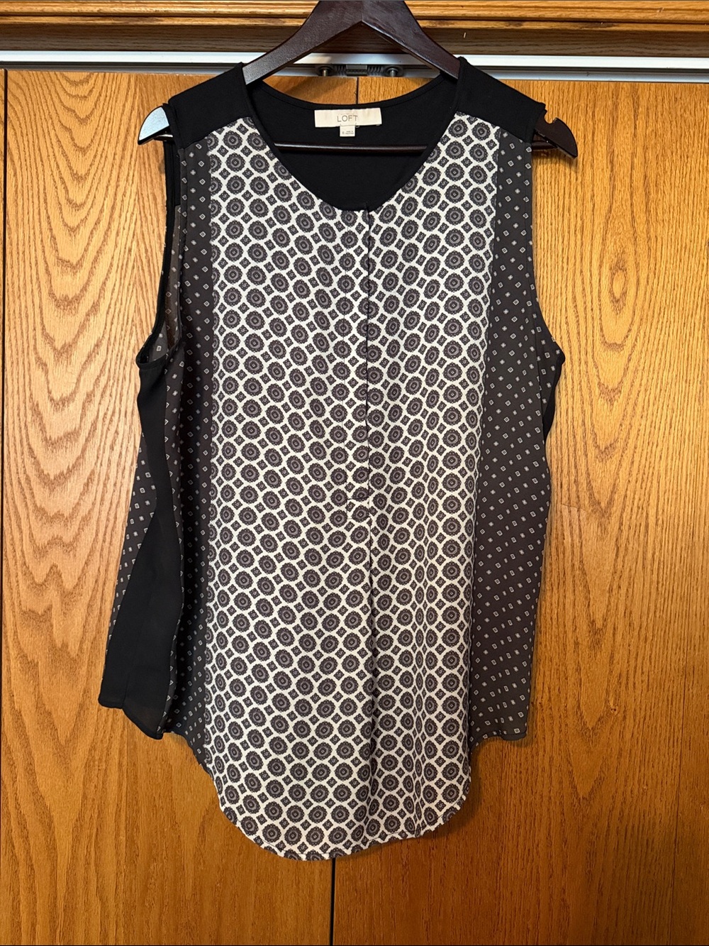 LOFT Black & White Geometric Sleeveless Blouse